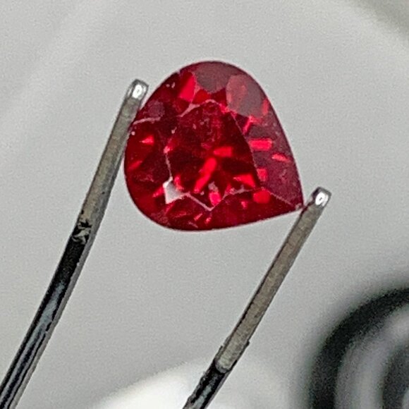 Elegant Red Gemstone Teardrop ruby - Picture 8 of 13